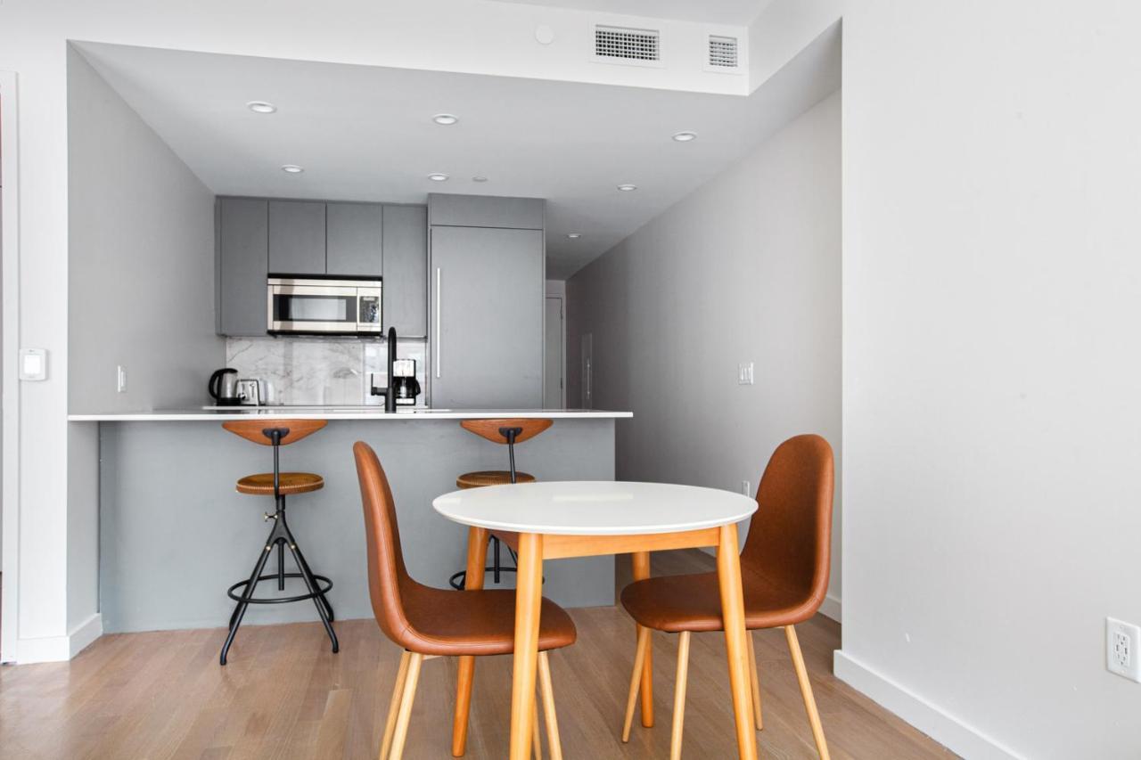 Ues 1br W Dm Elevator Gym Coworking Spaces Nyc-589 New York
